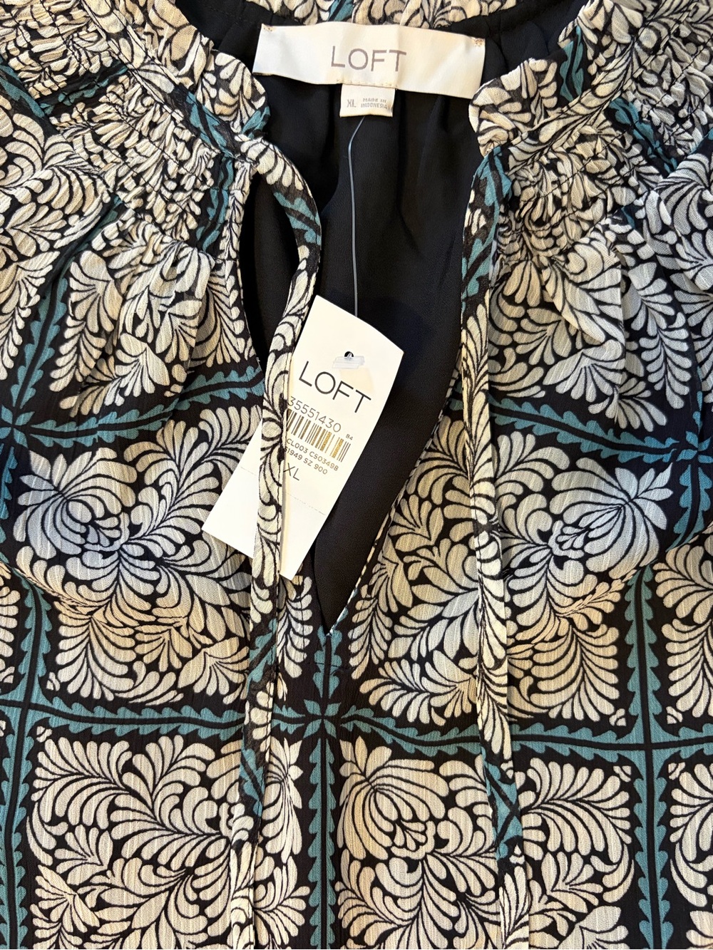 LOFT Blouse - Picture 2 of 3